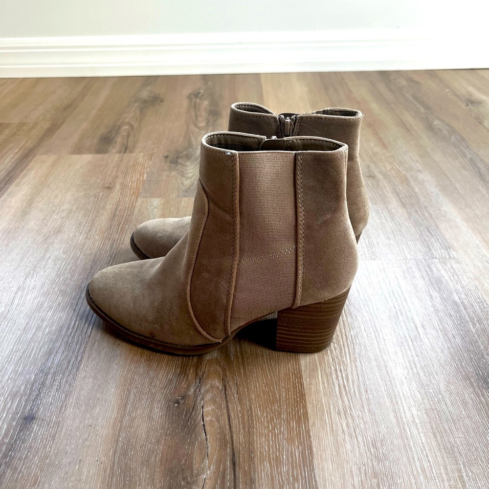 tan ankle boots